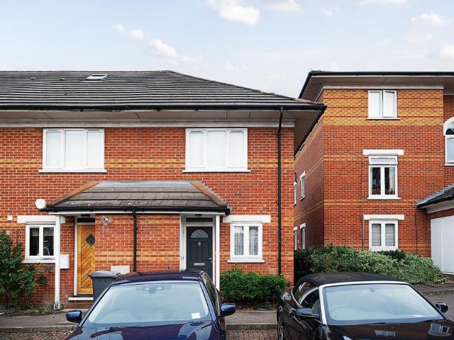 House for sale in Hendon Central, The Hyde