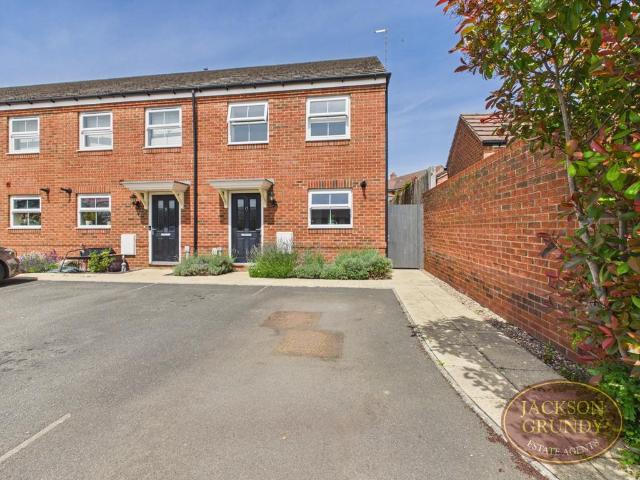 House for sale in Long Buckby, Northamptonshire