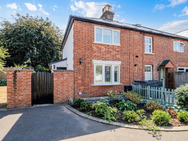 House for sale in Woodcote, Epsom