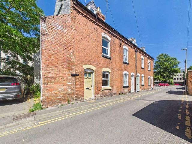 House for sale in Gloucester, Gloucestershire