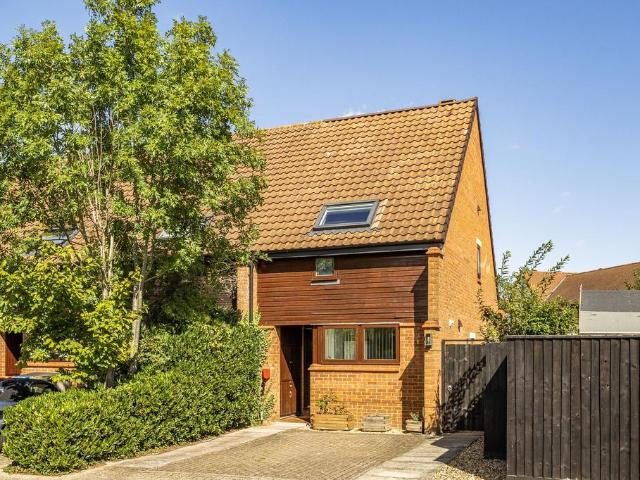House for sale in Fenny Stratford, Milton Keynes