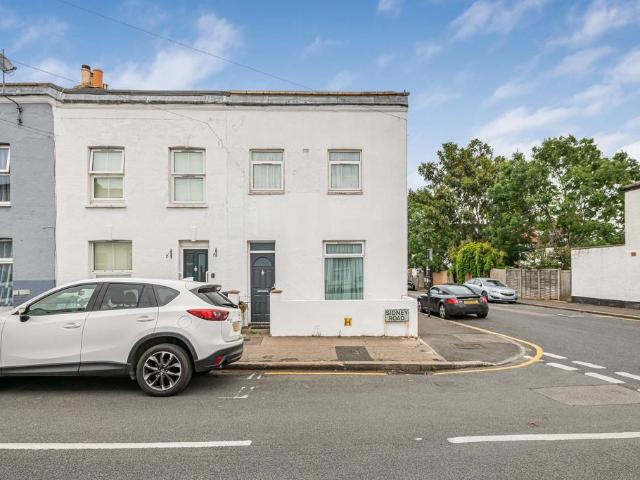 House for sale in London Borough of Croydon, South Norwood