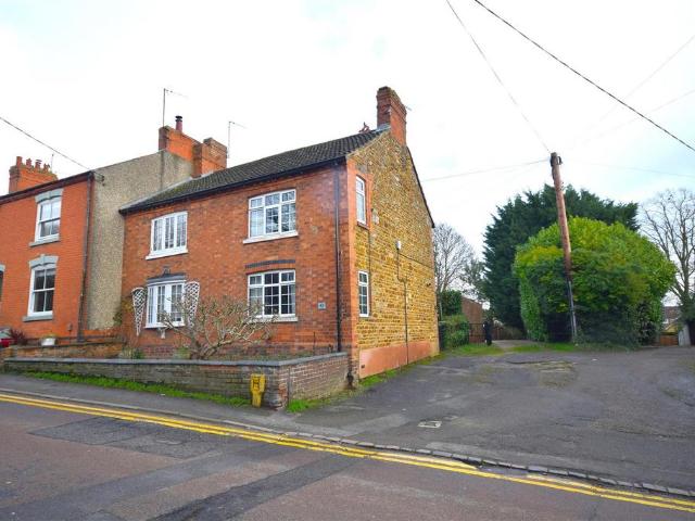 House for sale in Earls Barton