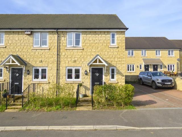 House for sale in Oaksey