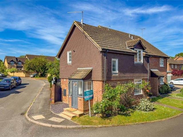 House for sale in Five Acres, Hertfordshire