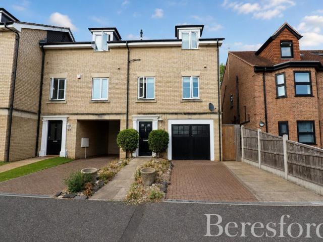 House for sale in Upminster, Greater London
