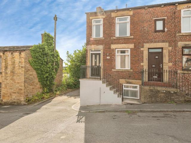 House for sale in Dewsbury, West Yorkshire
