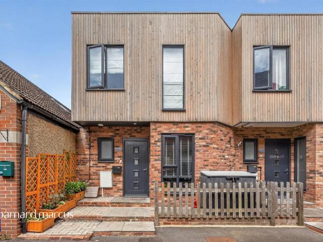 House for sale in London Borough of Croydon, Selsdon