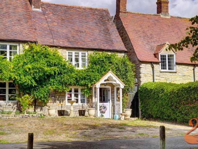 House for sale in Crookhill, Worcestershire