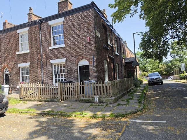 House for sale in Moss Rose, Macclesfield