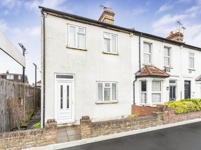 House for sale in Sunbury Common, Sunbury-on-Thames