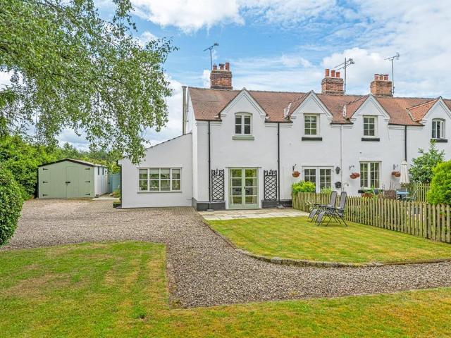 House for sale in Mouldsworth, Cheshire
