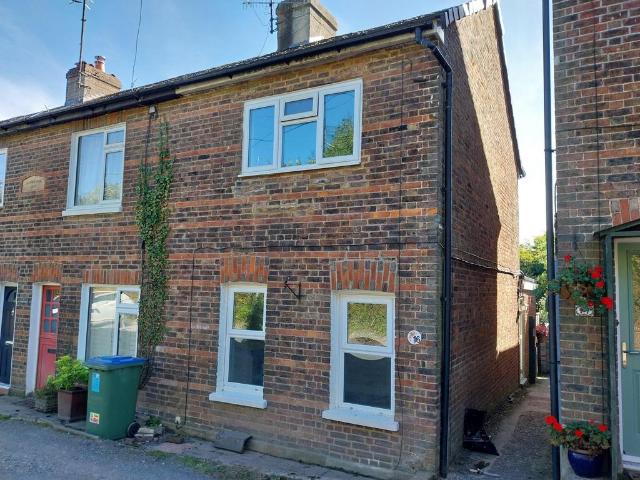 House for sale in The Butts, Kent