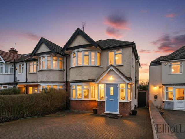 House for sale in Lane, Greater London