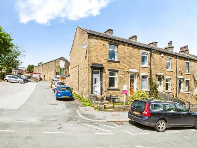 House for sale in Fountainhead, West Yorkshire