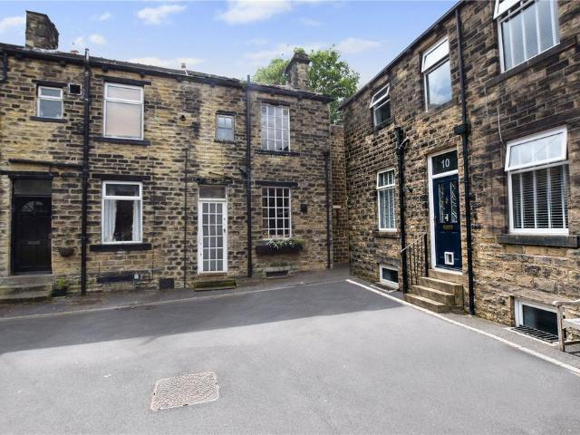 House for sale in Farsley, West Yorkshire