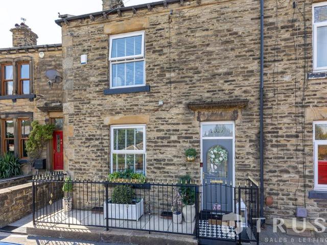 House for sale in Gomersal, West Yorkshire
