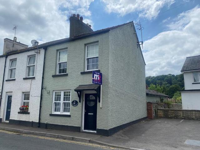 House for sale in Llanbadoc, Wales
