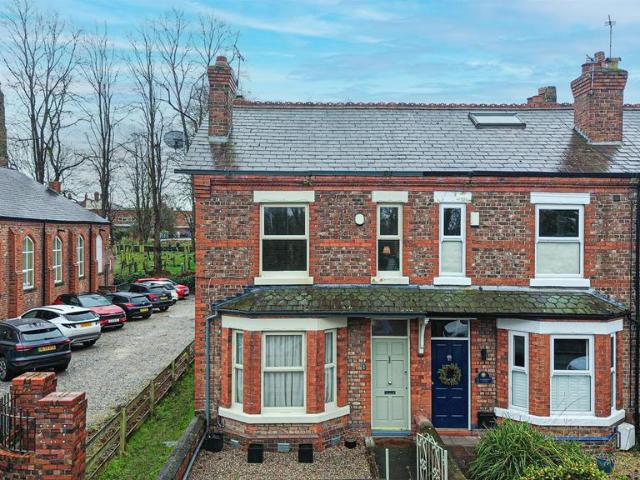 House for sale in Stockton Heath, Warrington