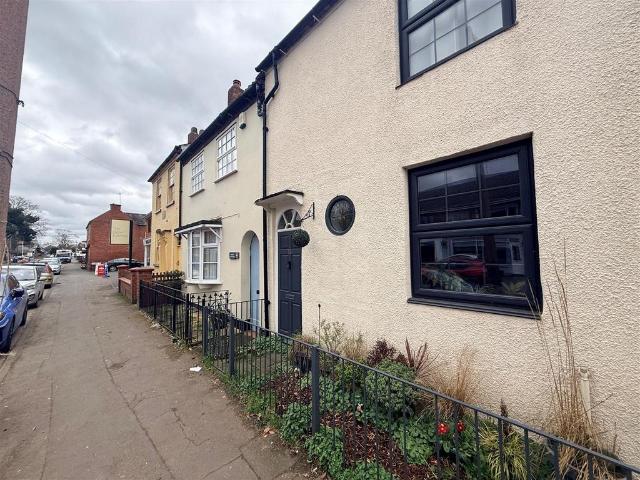 House for sale in Wall Heath, West Midlands