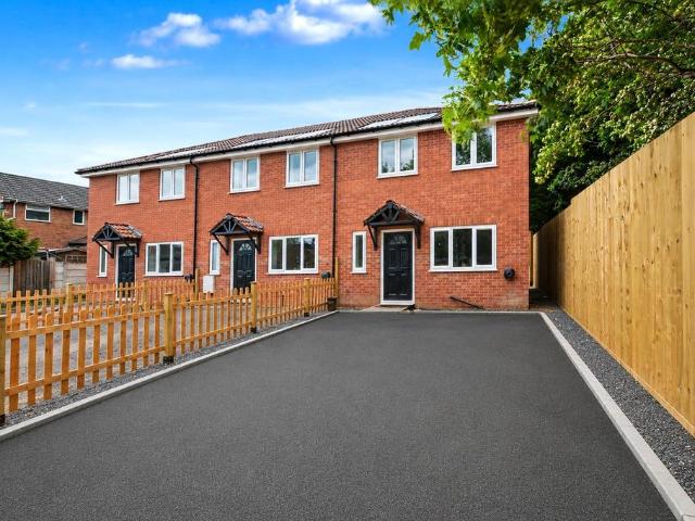 House for sale in Pinxton, Elmton