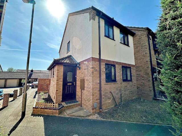 House for sale in East Hunsbury, Northamptonshire