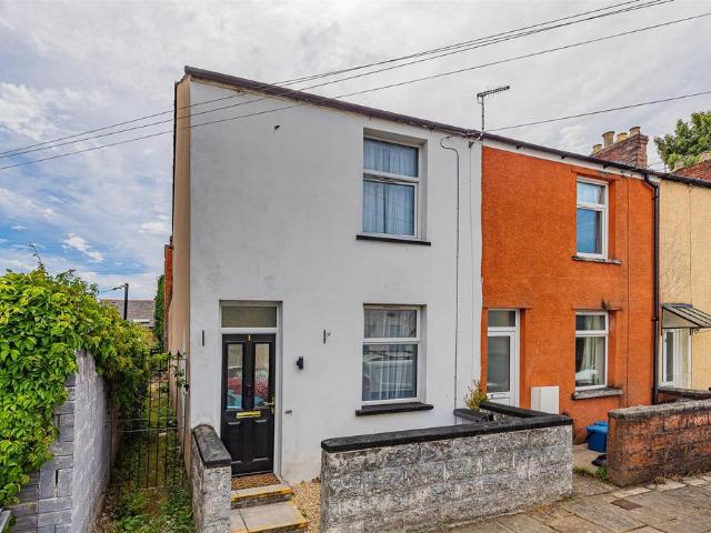 House for sale in Plasnewydd, Falcon Lodge