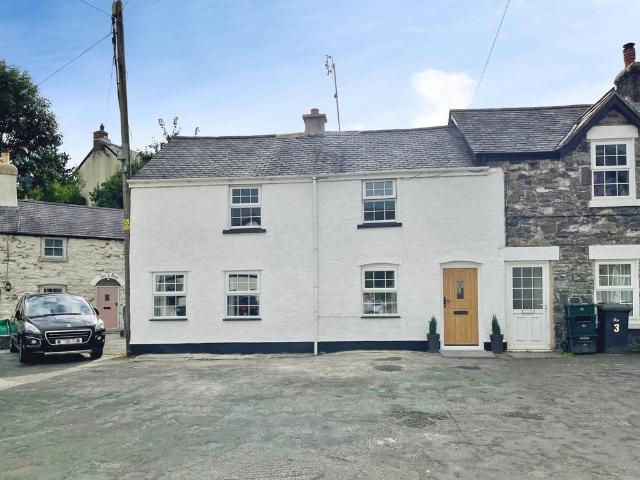 House for sale in Llanfair Talhaiarn, Wales