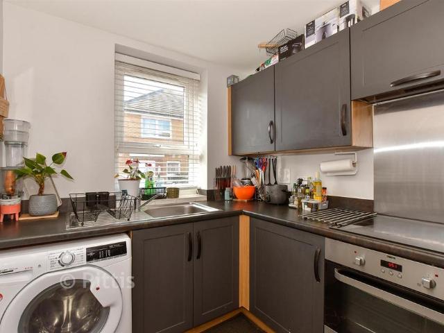 House for sale in Pan Meadows, Shide