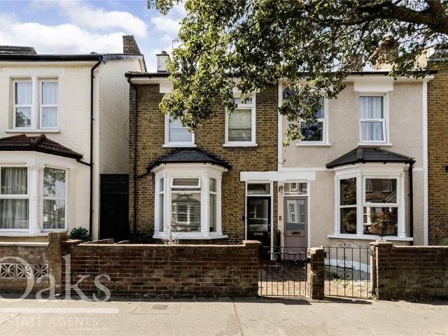 House for sale in London Borough of Croydon, Selhurst
