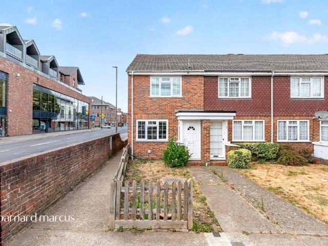 House for sale in Woodcote, Epsom