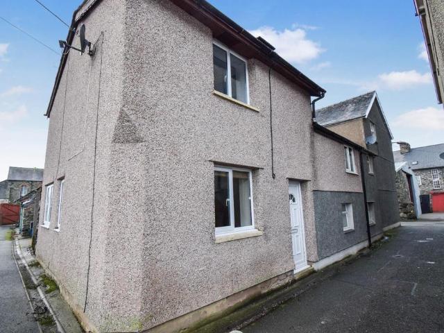 House for sale in Bala