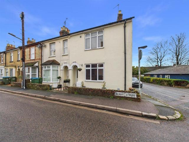 House for sale in Victoria Park, Aylesbury