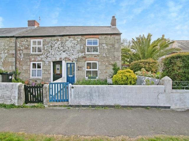 House for sale in Helston, Cornwall