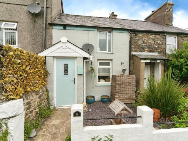 House for sale in Llithfaen, Wales