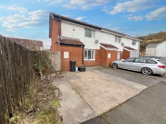 House for sale in Troed-y-rhiw, Wales