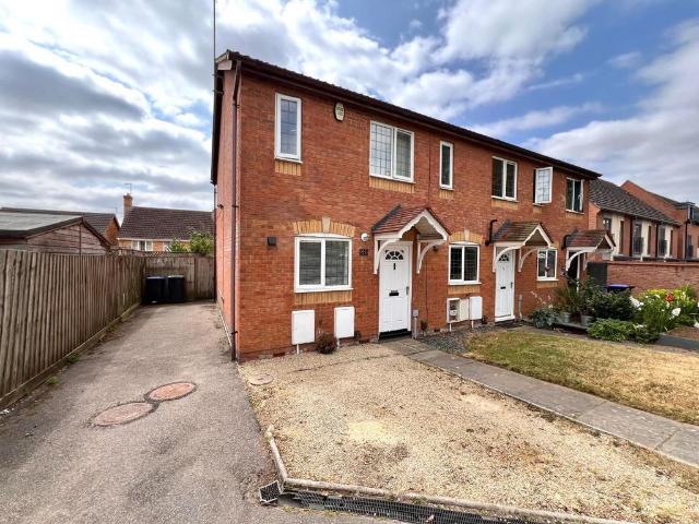 House for sale in Upton