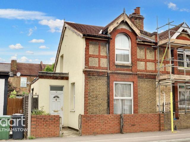 House for sale in Greater London