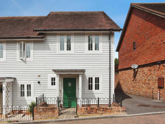 House for sale in Heathlands, East Sussex