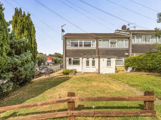 House for sale in Wash Common, Enborne