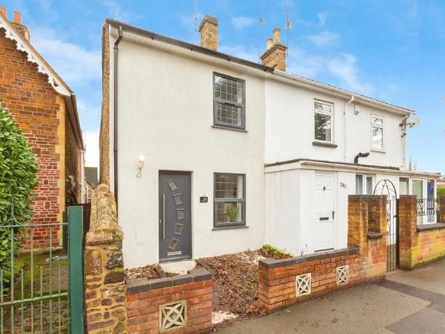 House for sale in Leighton-Linslade, Heath And Reach