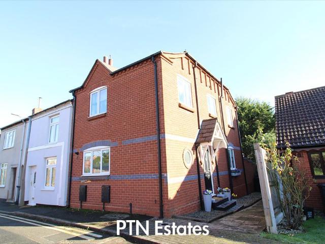 House for sale in Stourbridge, West Midlands