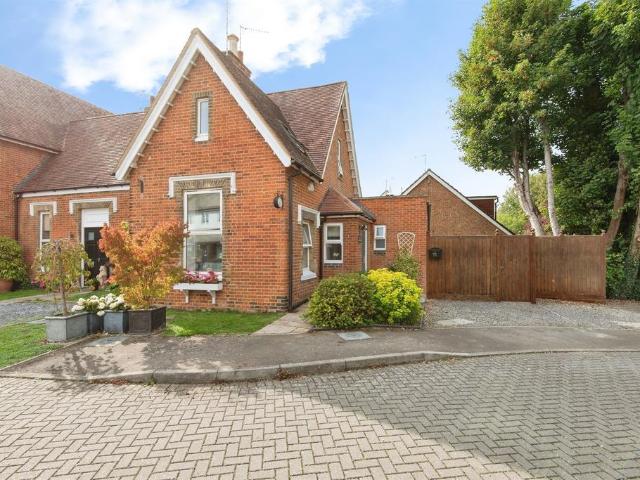 House for sale in Kingfisher Park, East Hertfordshire