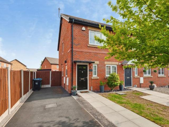 House for sale in Widnes