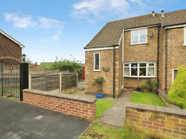 House for sale in Simmondley, Charlesworth