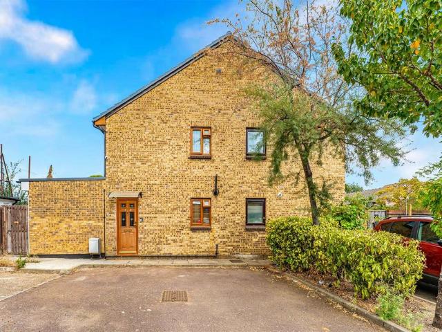 House for sale in Chadwell Heath, Greater London