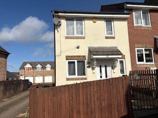 House for sale in Denecroft, Bromsberrow Heath