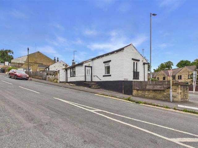 House for sale in Slack Side, West Yorkshire