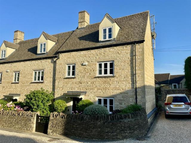 House for sale in Fossebridge, Gloucestershire