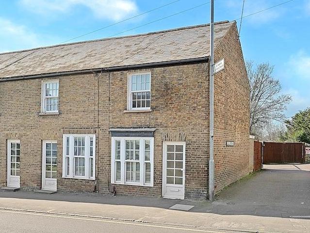 House for sale in Ongar, Epping